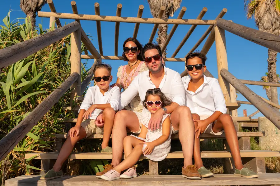 Retrato en primer plano de niño con expresión dulce