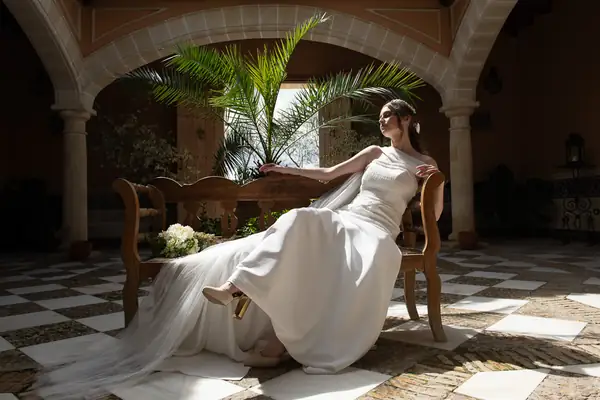 Novia posando antes de la ceremonia